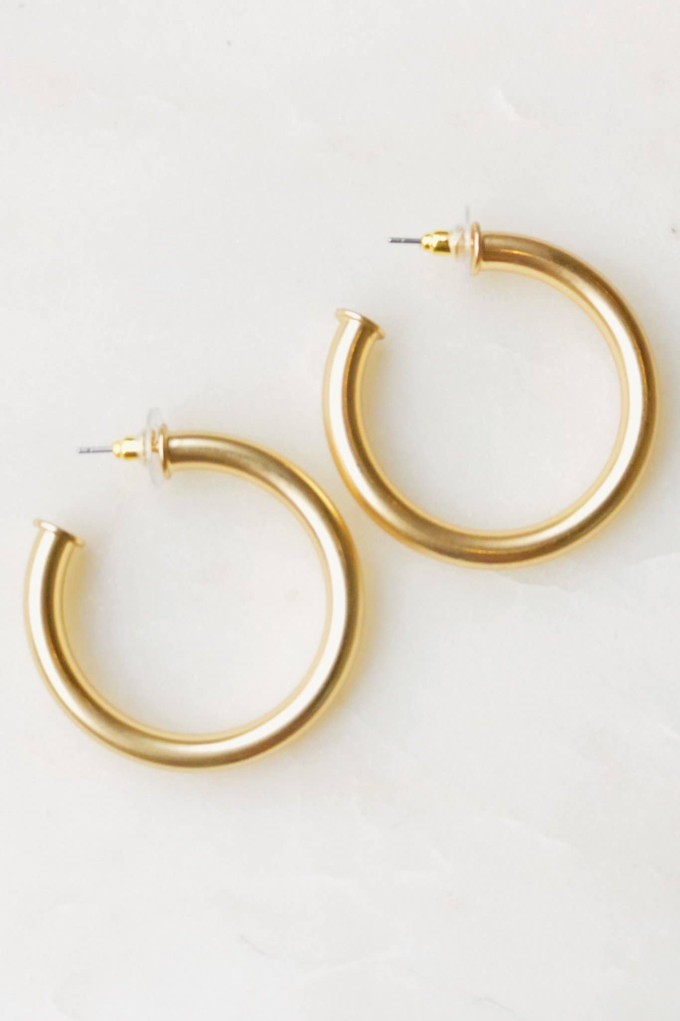 Upper Class Taste Hoop Earrings: Silver / Big - Posh & Cozy