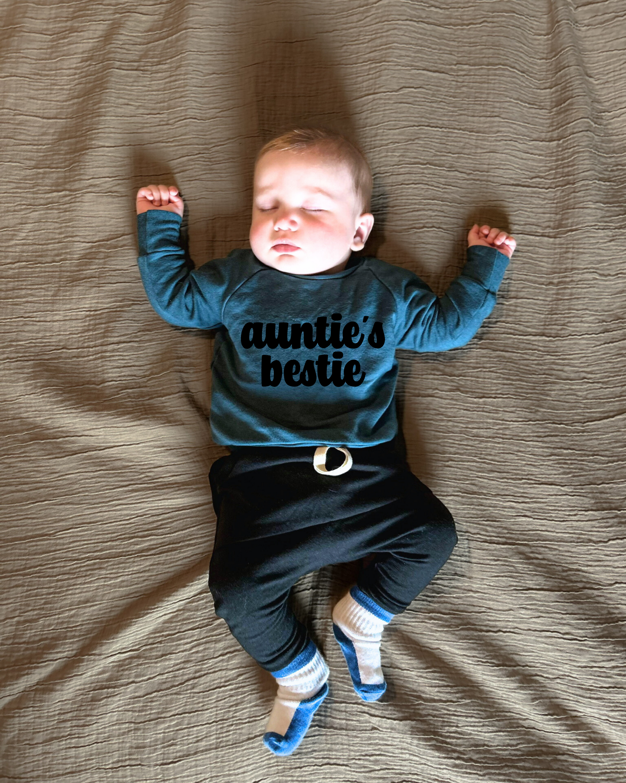 Auntie's Bestie Crewneck - Posh & Cozy