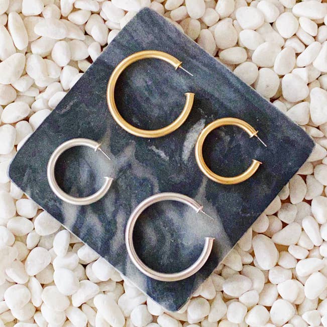 Upper Class Taste Hoop Earrings: Silver / Big - Posh & Cozy